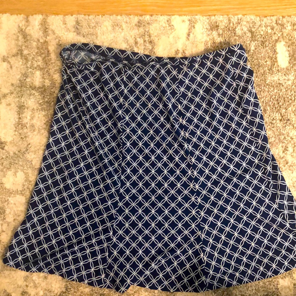 New Express Skirt Size Large